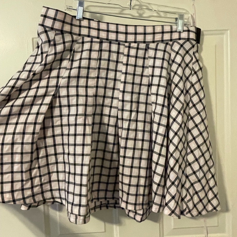 White and Black Pleated Skater Mini Skirt torrid